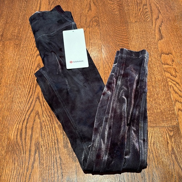 Lululemon wunder lounge HR velour size 4 - Picture 2 of 6